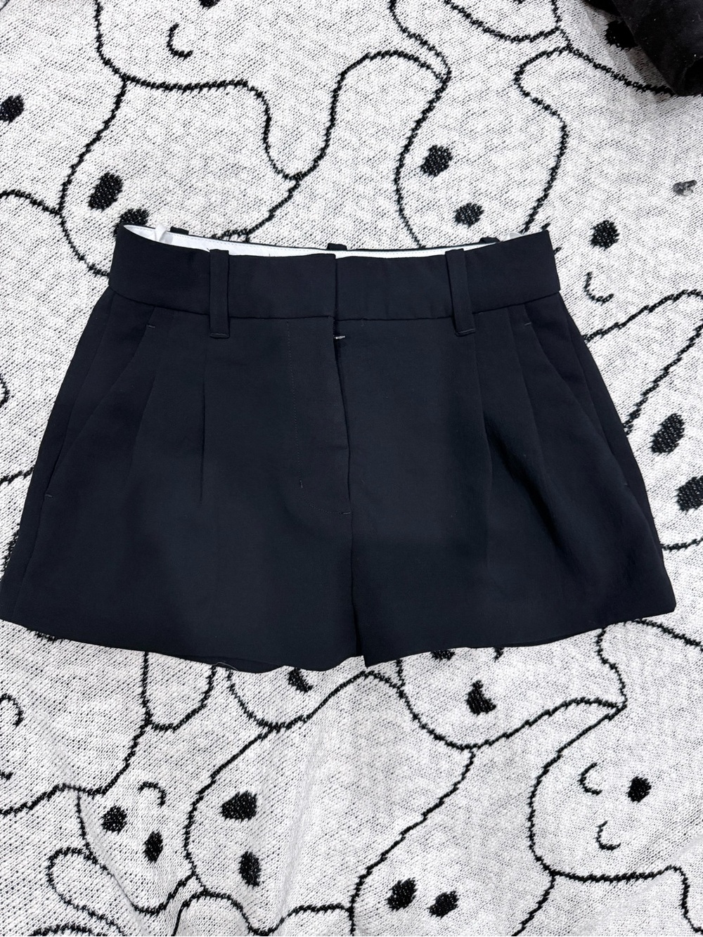 Aritzia Black Tailored High-Rise Shorts